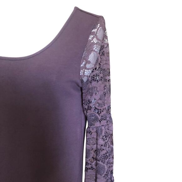 willow-root NWT Women’s Fitted Knit Top Contrast Lace Bell Sleeves Raisin Small - Picture 4 of 16